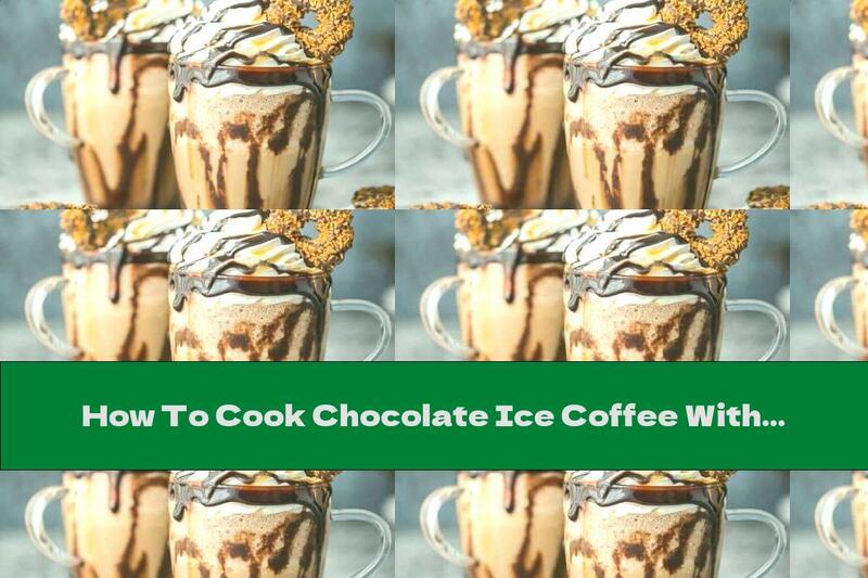 How To Cook Chocolate Ice Coffee With Cookies, Caramel And Coconut Milk - Recipe