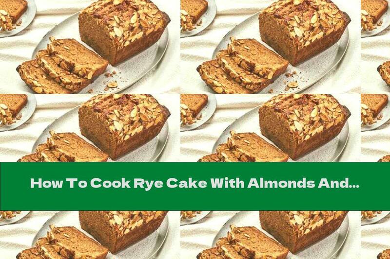 How To Cook Rye Cake With Almonds And Fig Jam - Recipe